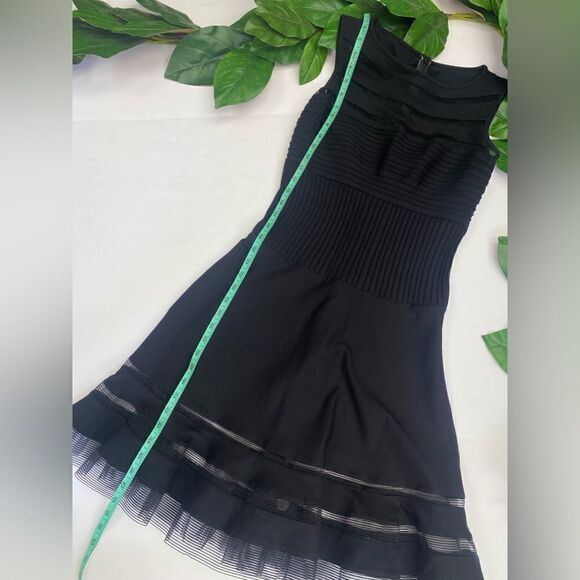 Cache Bandage Fit and Flare Dress With Cut Out Skirt Details XS - Picture 2 of 7